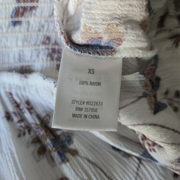 Francesca's Collections Roula Twist Keyhole Paisley  Blouse White and Brown XS - Picture 4 of 5